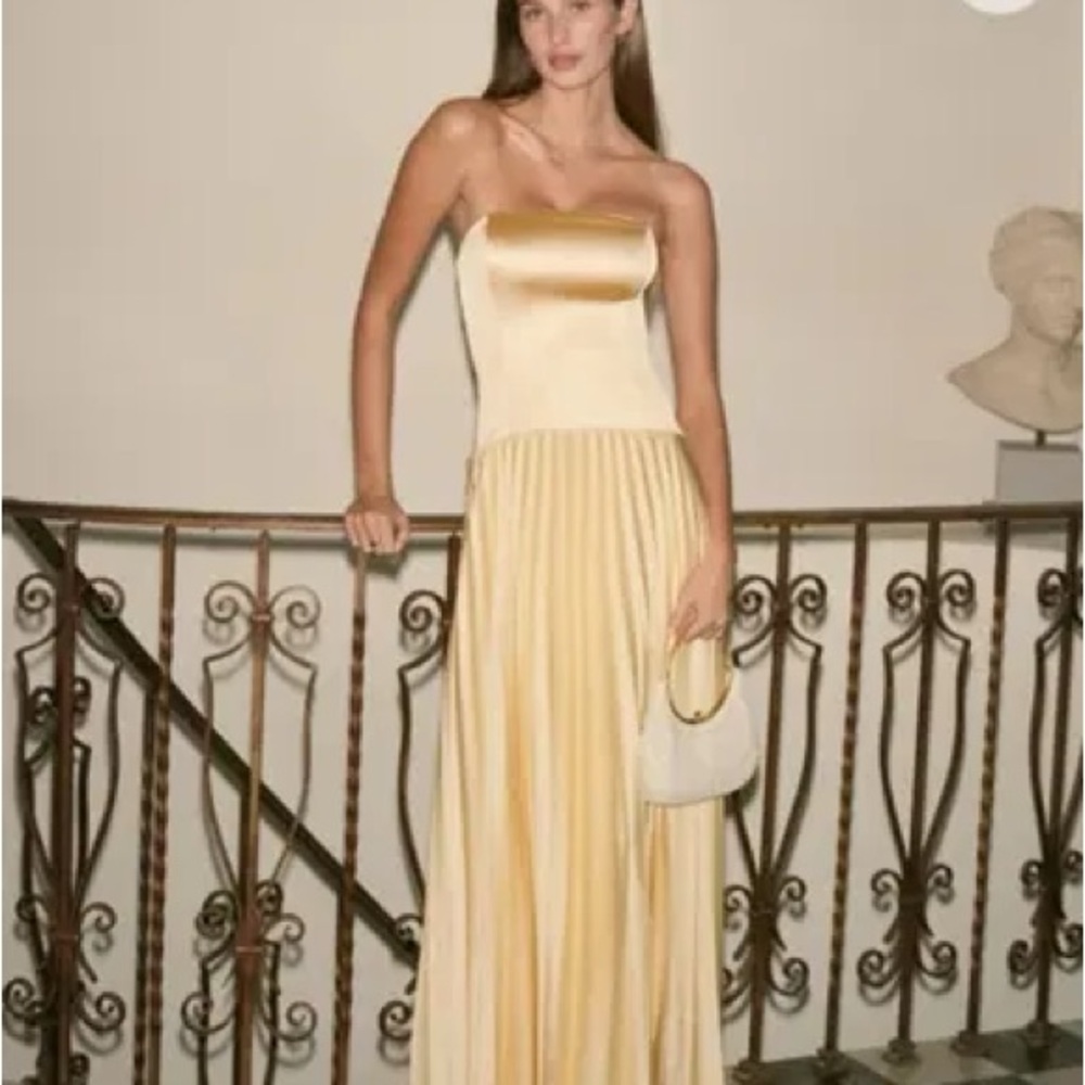 Elegant Strapless Gold Dress